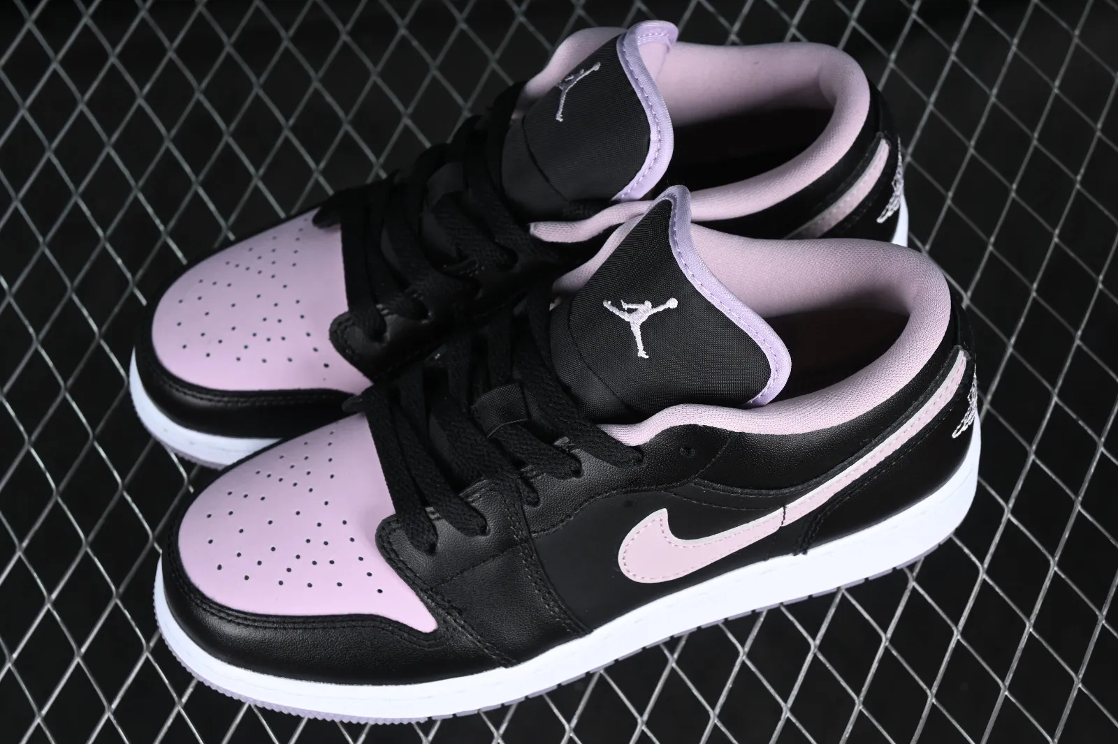 Air Jordan 1 Low SE GS Black Iced Lilac White DV1333-051