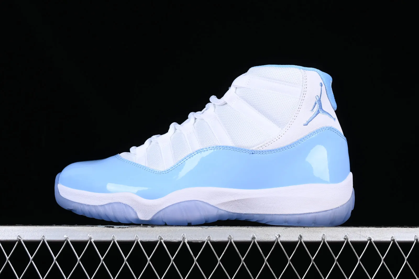 Air Jordan 11 UNC University Blue White CT8012-141