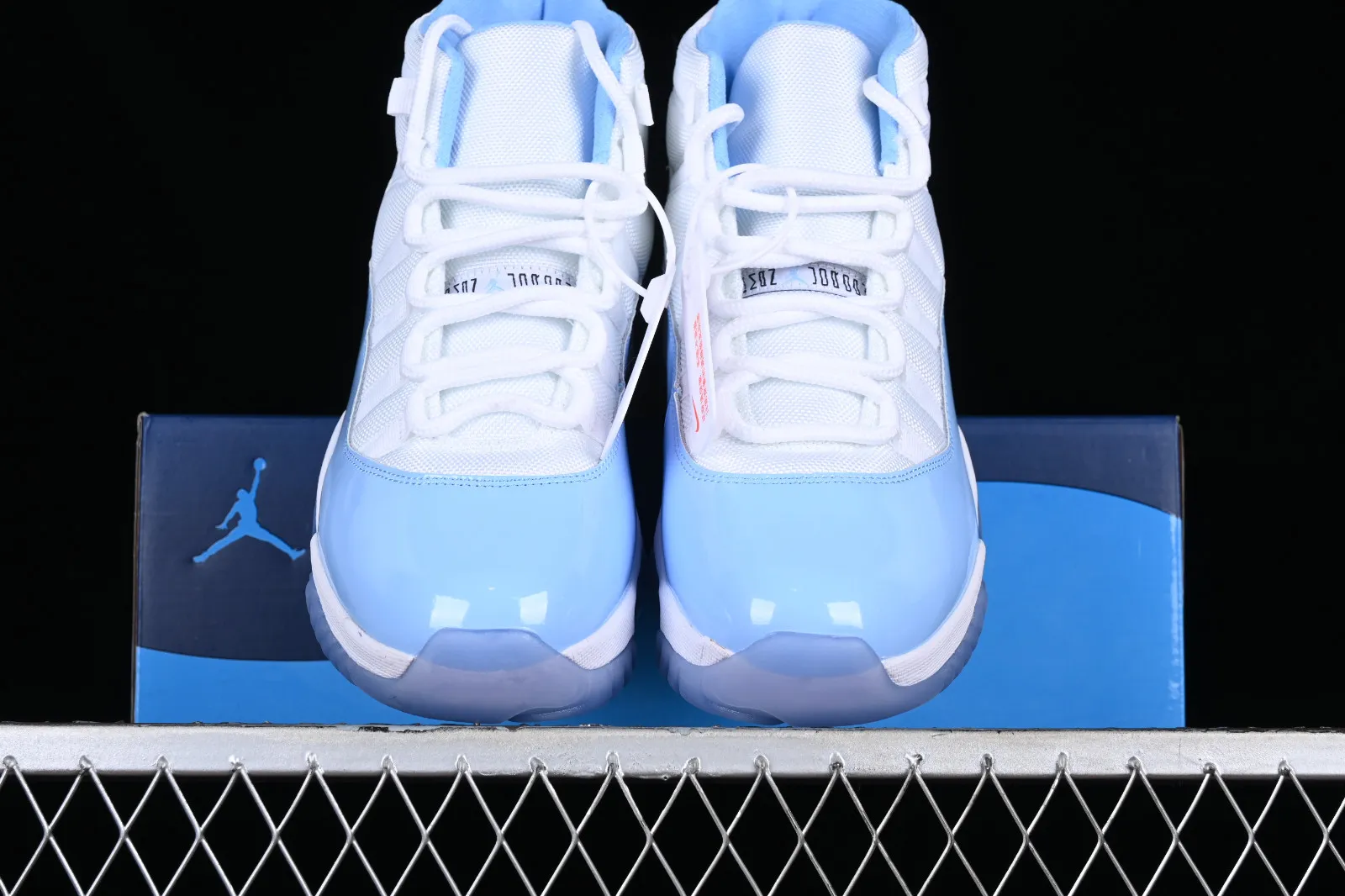 Air Jordan 11 UNC University Blue White CT8012-141