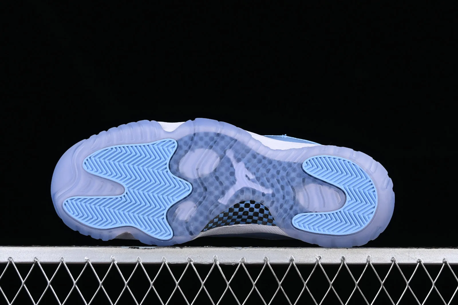 Air Jordan 11 UNC University Blue White CT8012-141