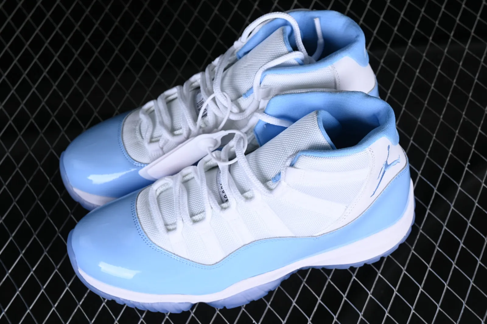 Air Jordan 11 UNC University Blue White CT8012-141