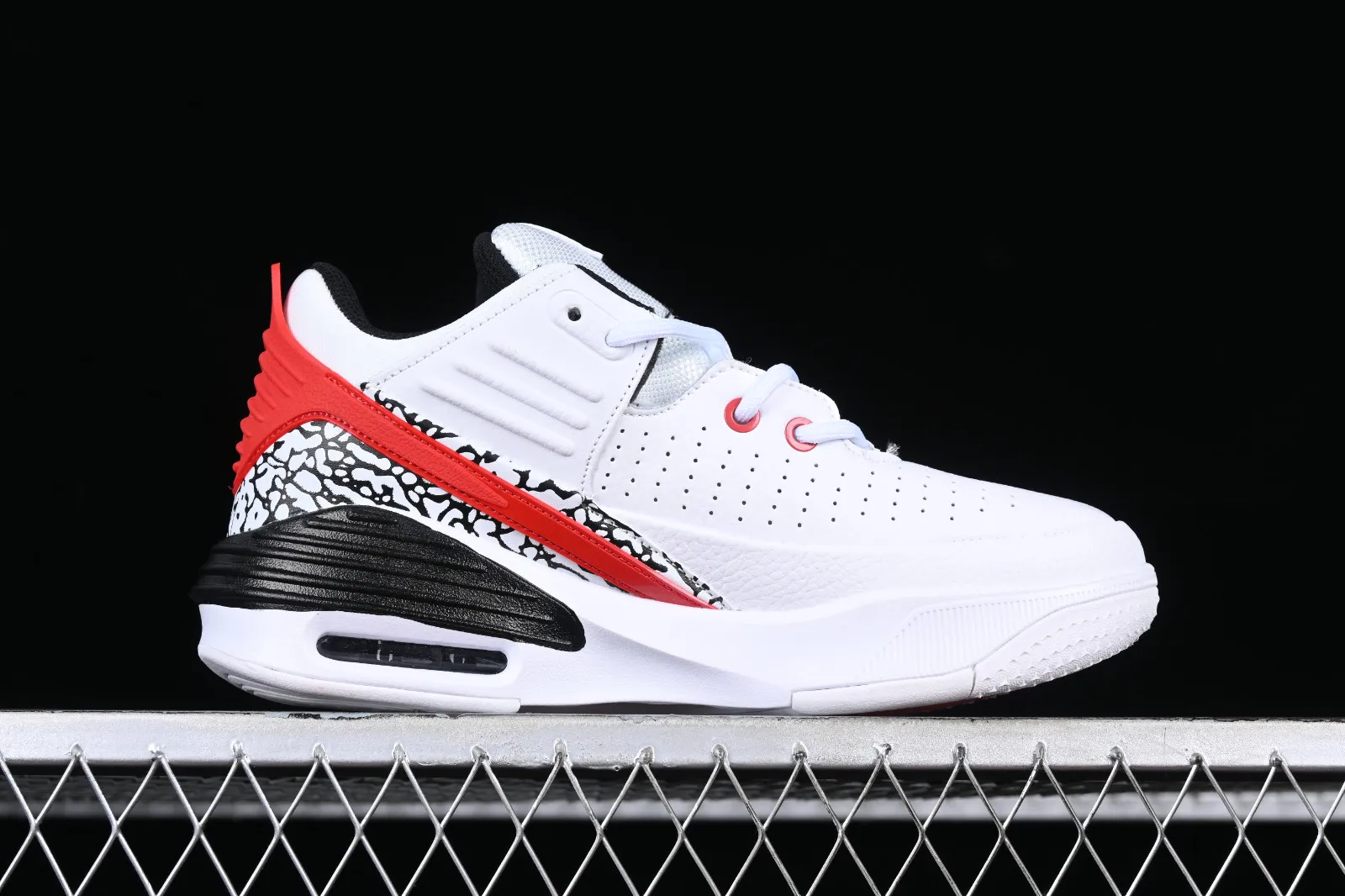 Air Jordan Max Aura 5 White Red Black DZ4353-160