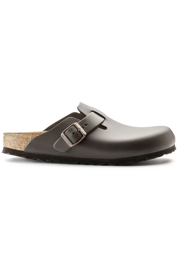 Birkenstock Boston in Regular Width in Dark Brown Leather