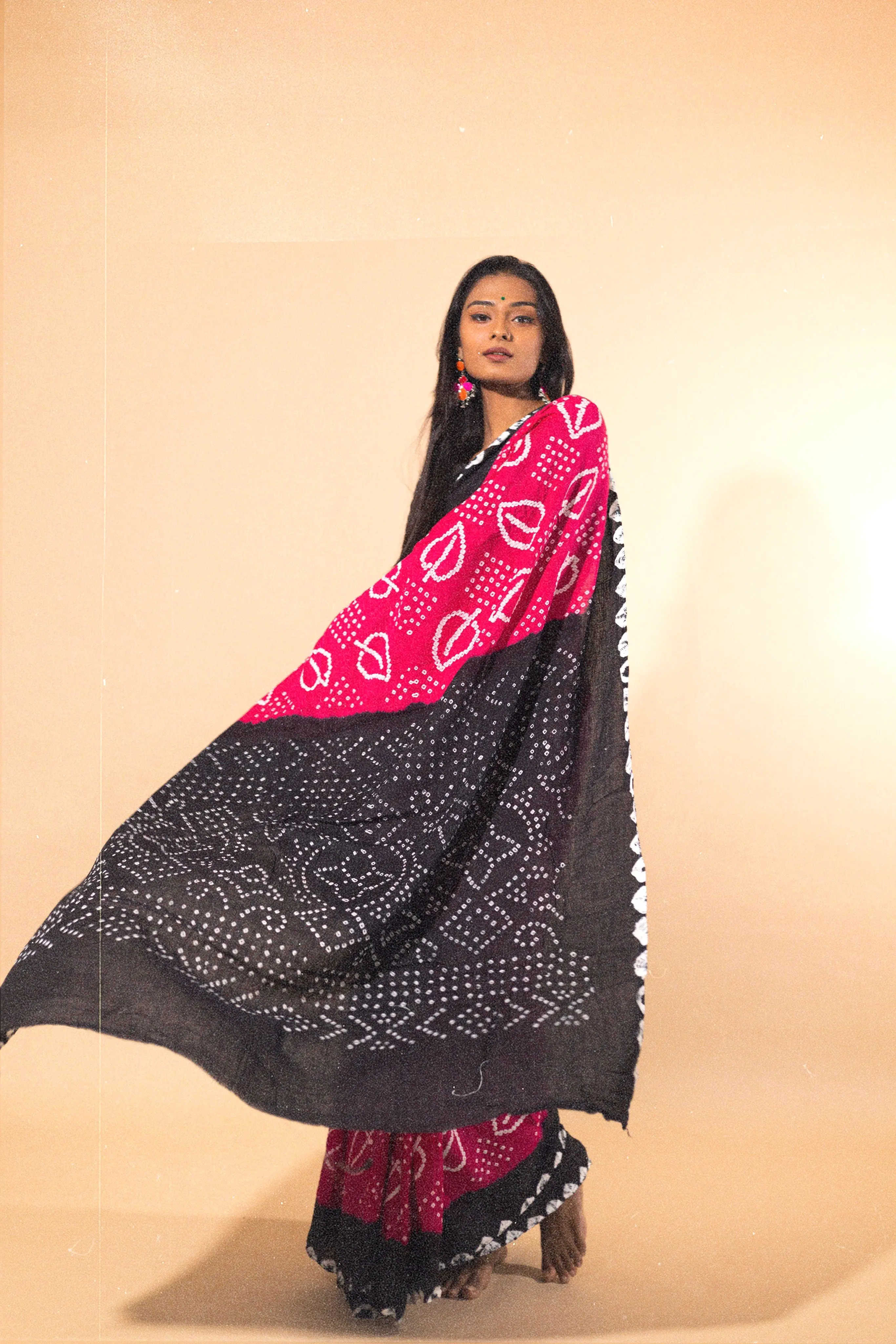 Boond - KaisoriBandhani pink and black Bandhani cotton saree