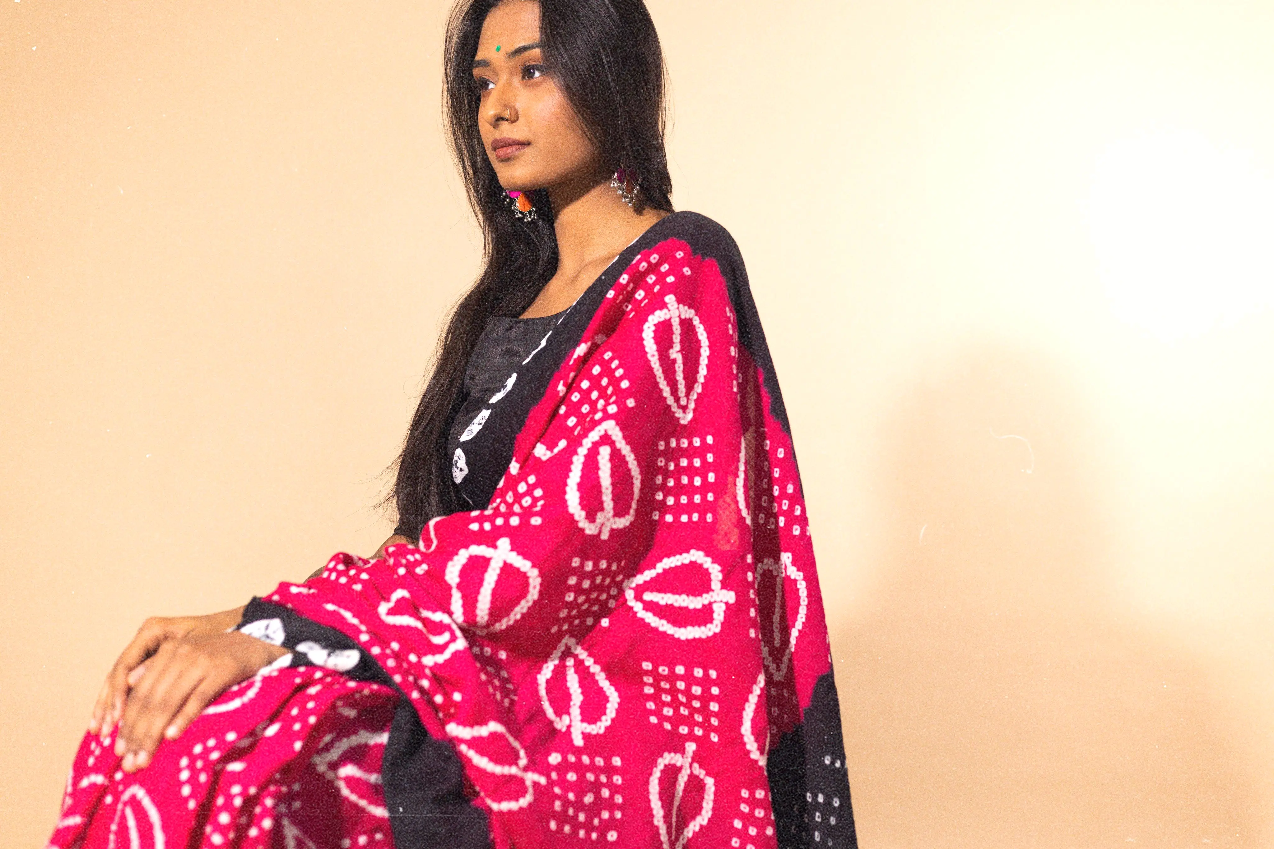 Boond - KaisoriBandhani pink and black Bandhani cotton saree