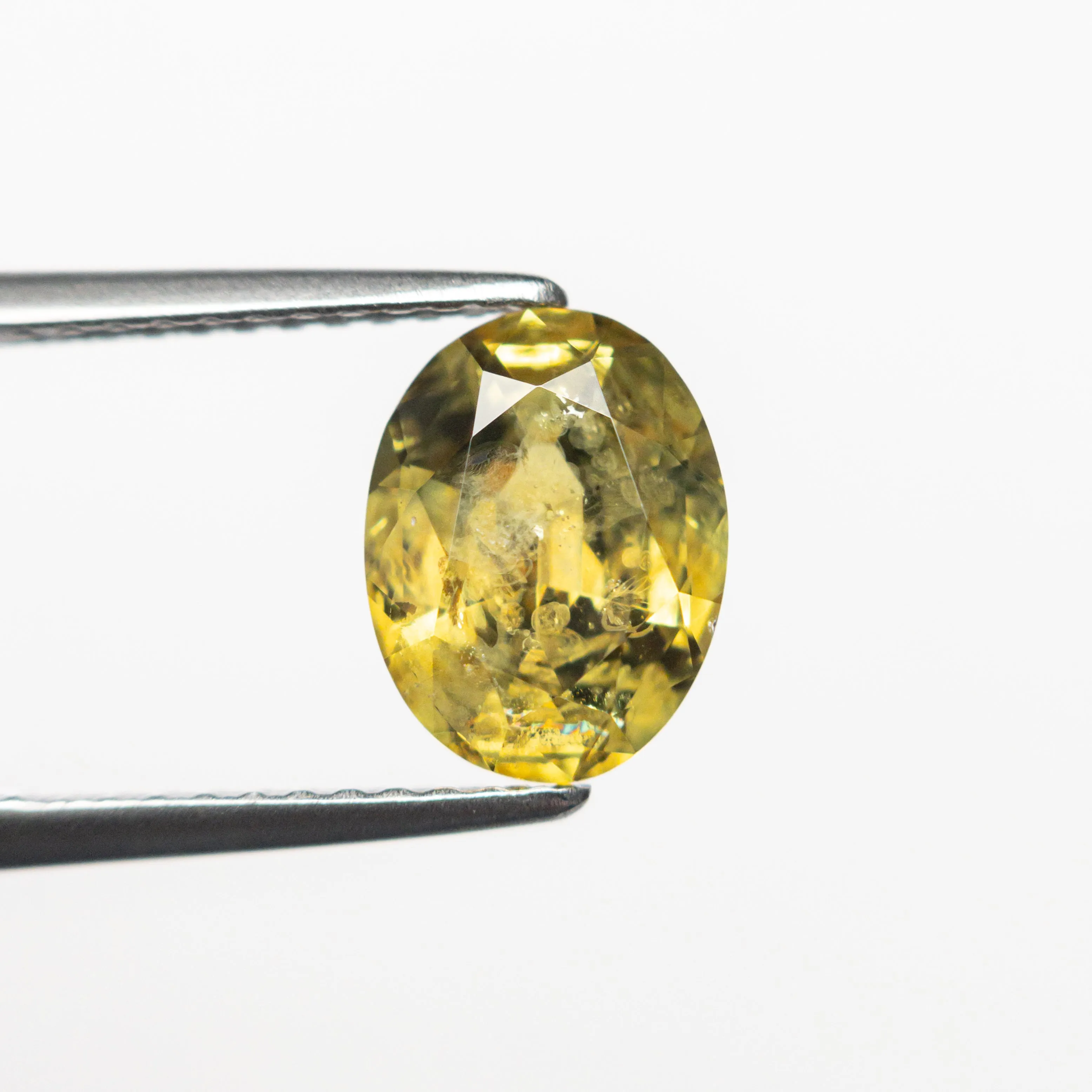 Green/Yellow Brilliant Sapphire - 1.84ct Oval