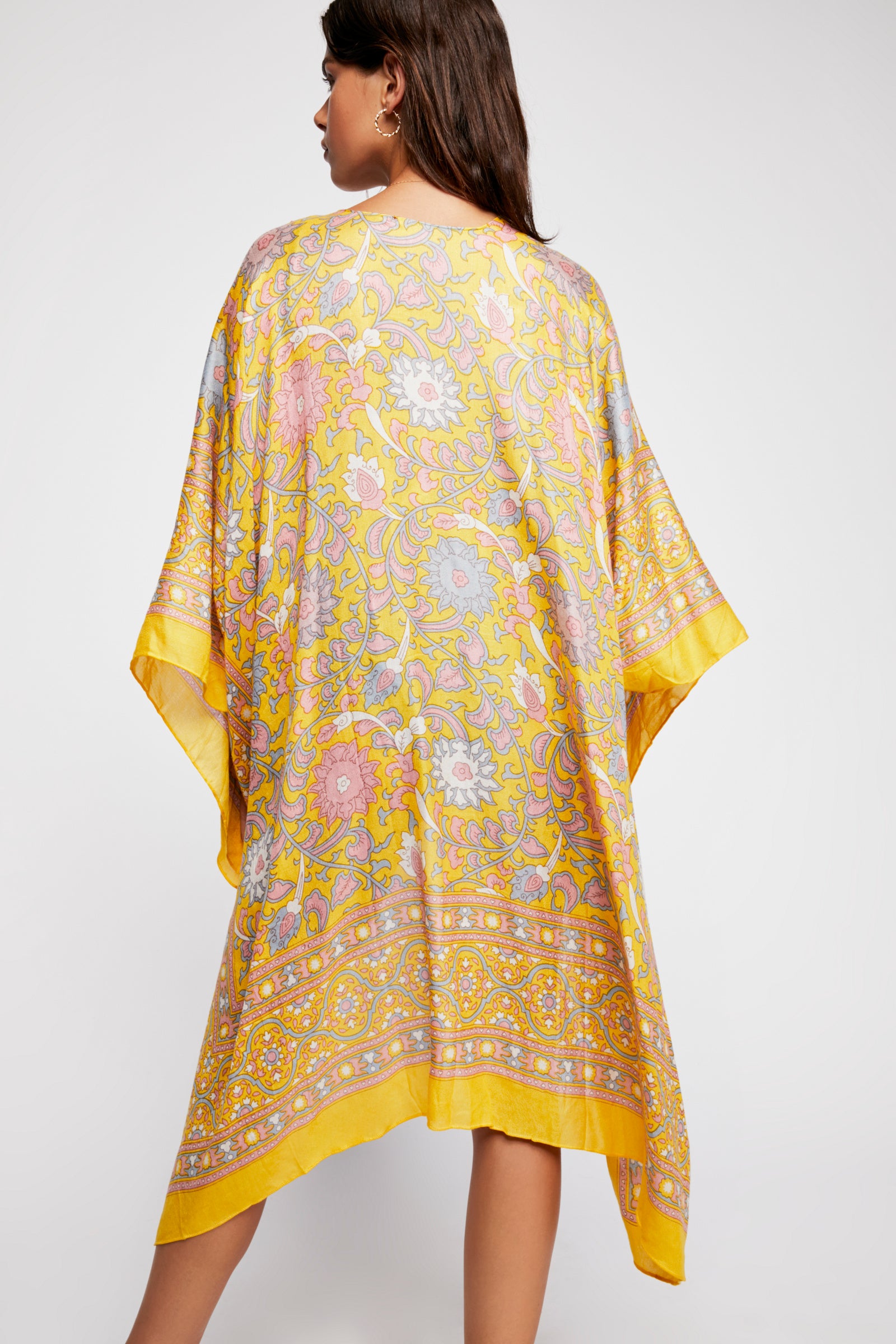 Magic Dance Border Print Kimono