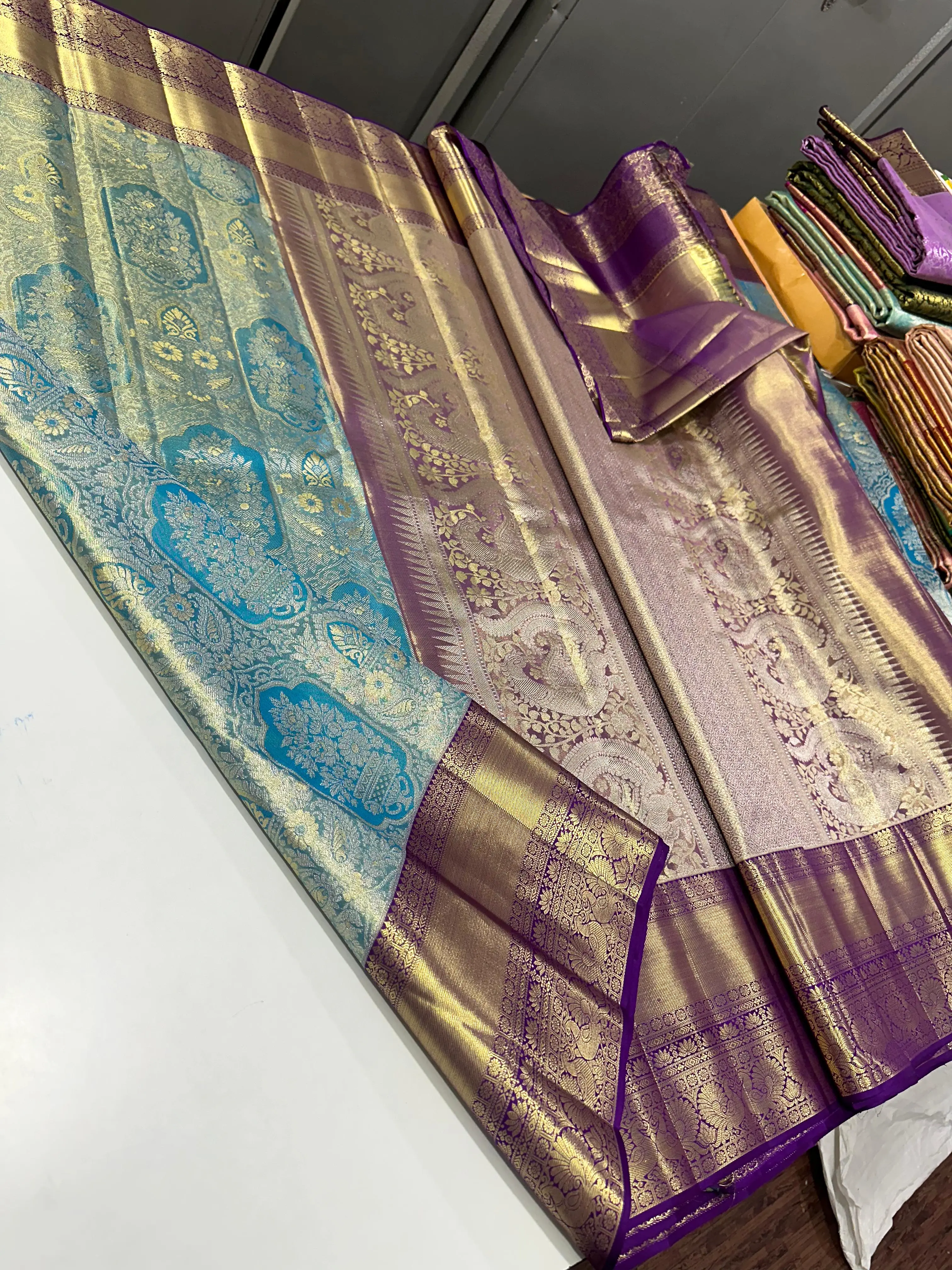 Neelambari , Pure Kanjeevaram Pattu Saree with Kuttu Borders for Women -SACHI001KSSKB