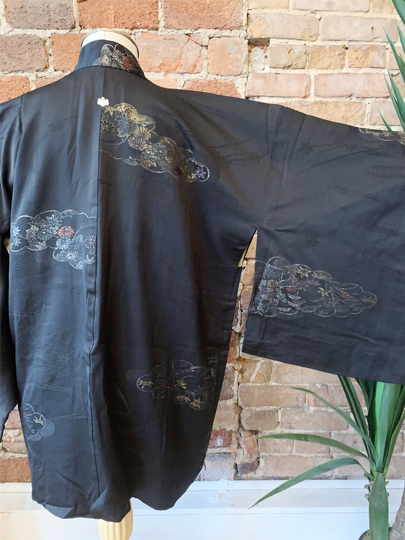 New Arrival ! Vintage Haori/Kimono Black Floral 1950s