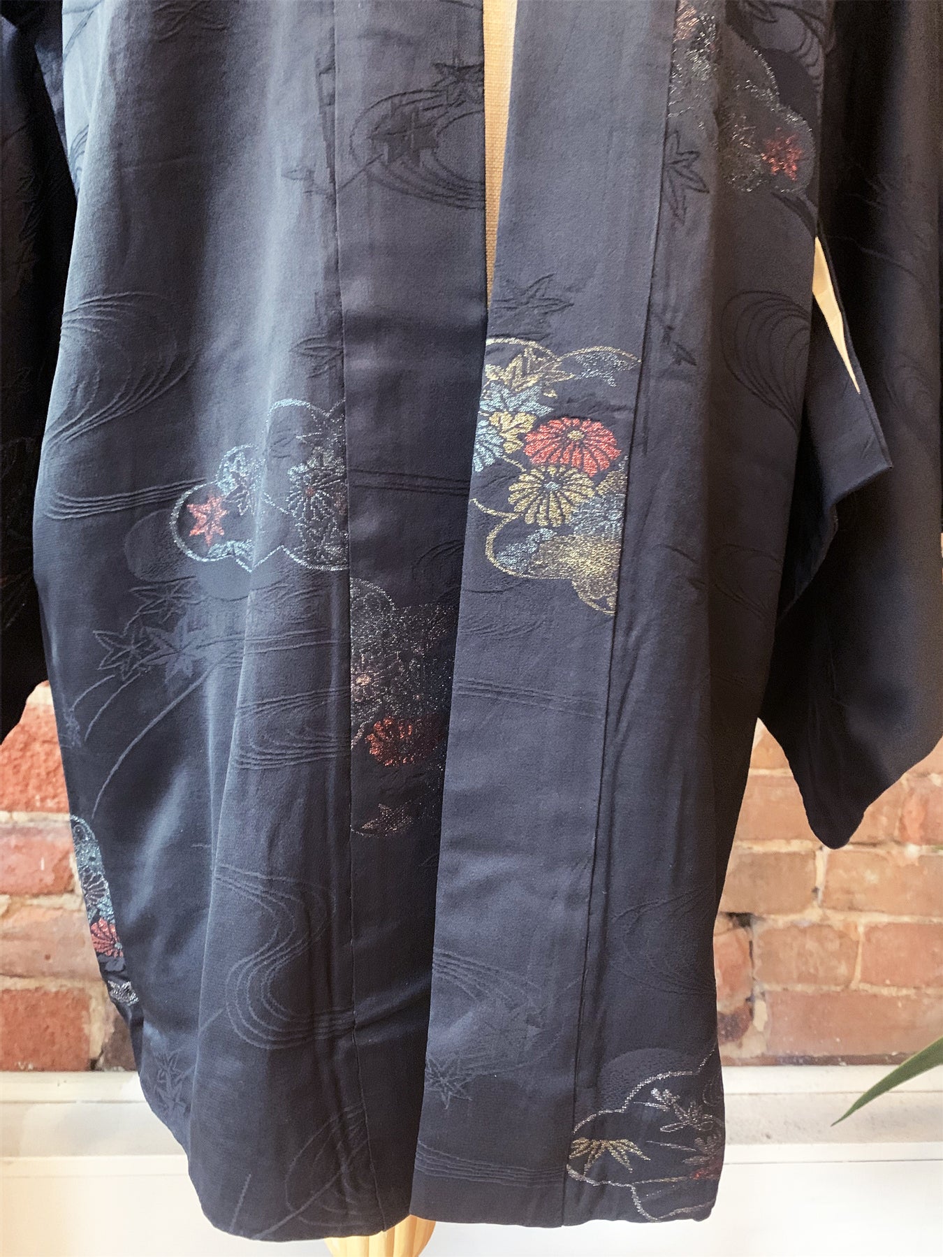 New Arrival ! Vintage Haori/Kimono Black Floral 1950s