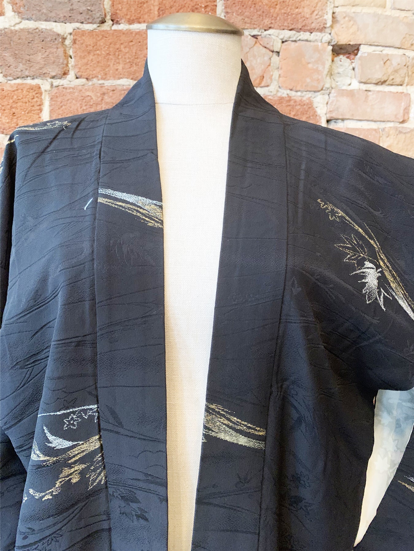 New Arrival ! Vintage Haori/Kimono Black Floral 1970s