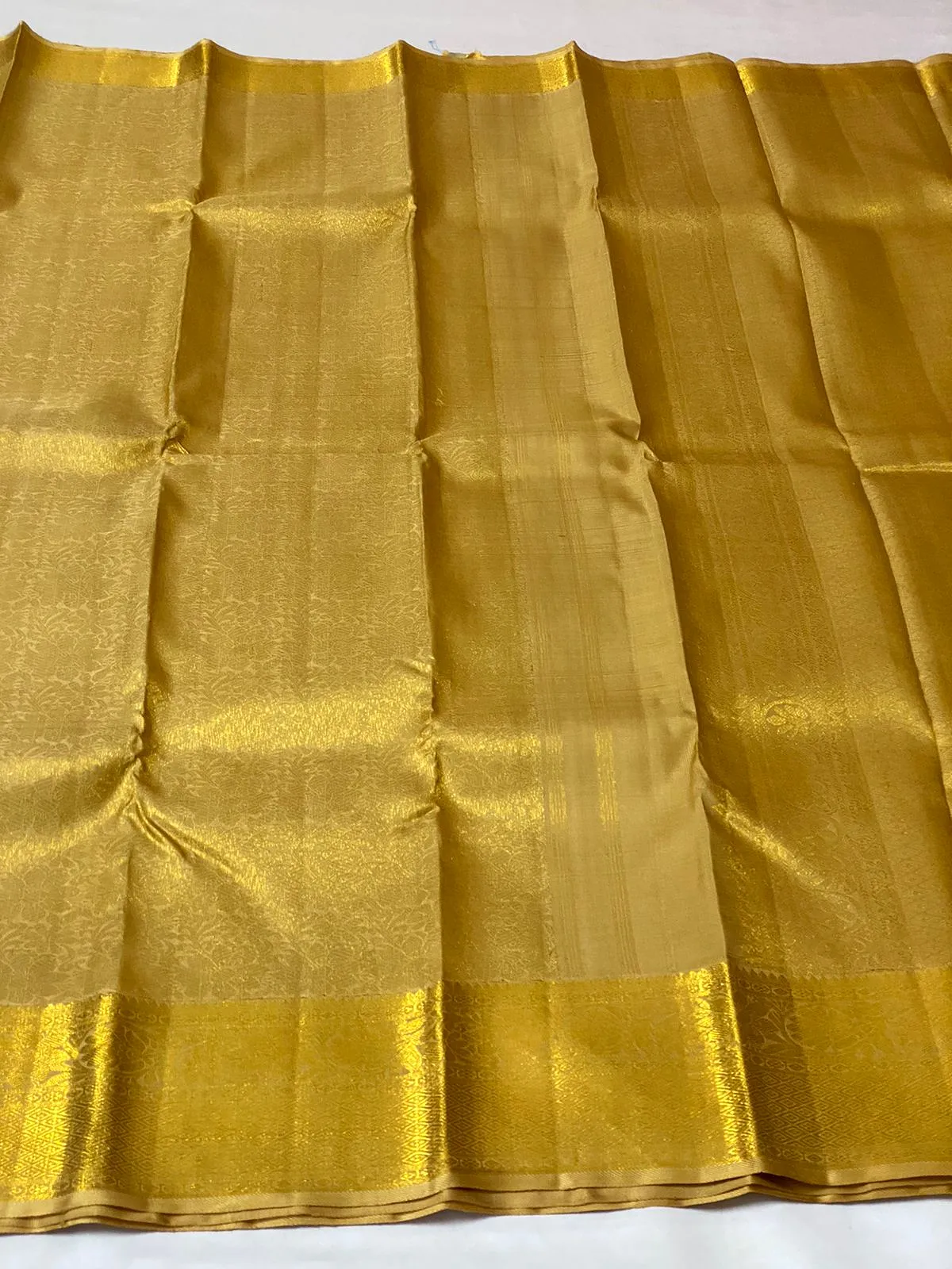 Vyshali , Golden Kanjivaram Bridal Silk Saree for Women -PRIYA001GKS